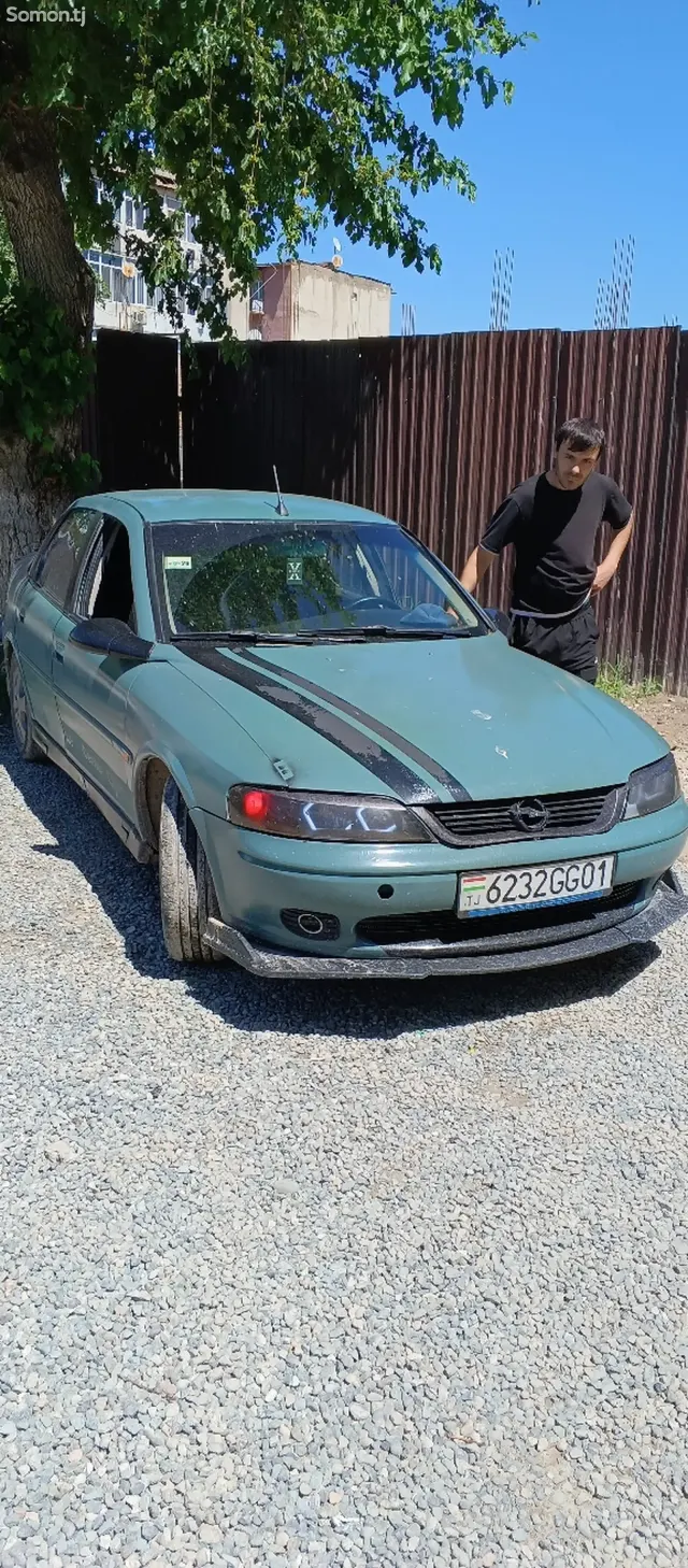 Opel Vectra B 1999 · 1.6 MT