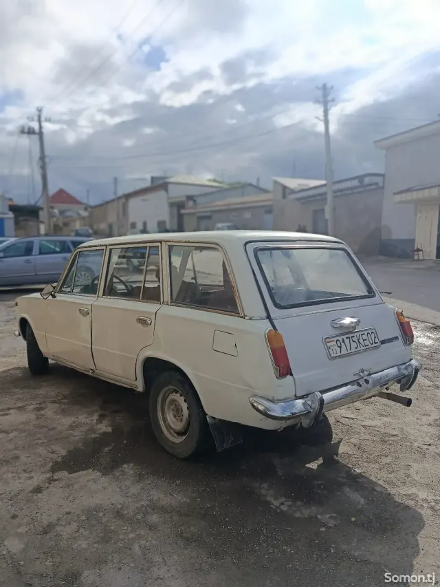 Lada (ВАЗ) 2102 1985 · 1.0 MT