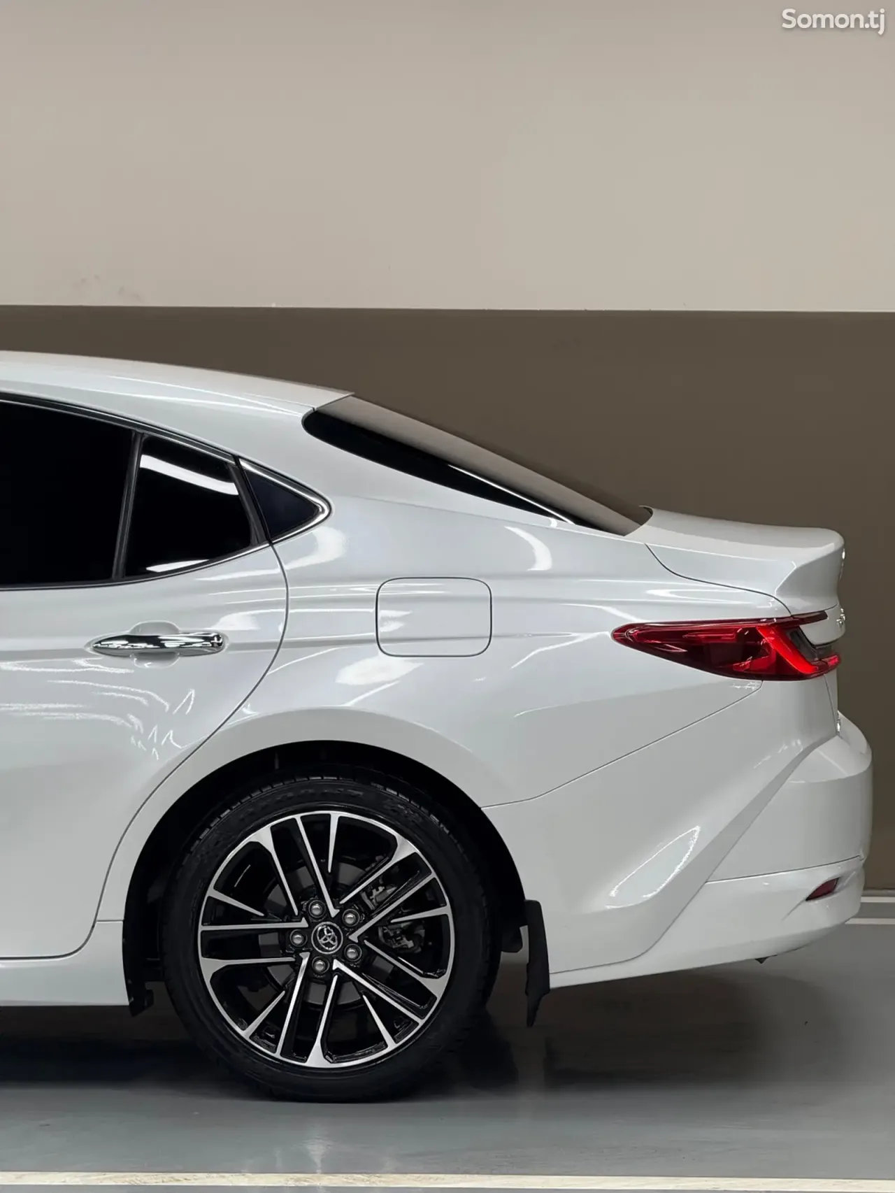 Toyota Camry 2024 · 2.0 AT