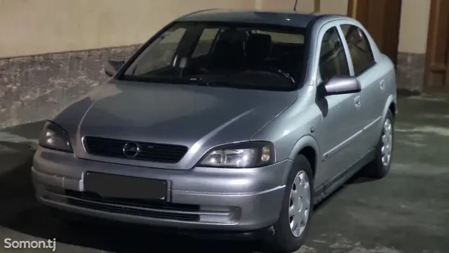 Opel Astra G 1999 · 1.6 AT