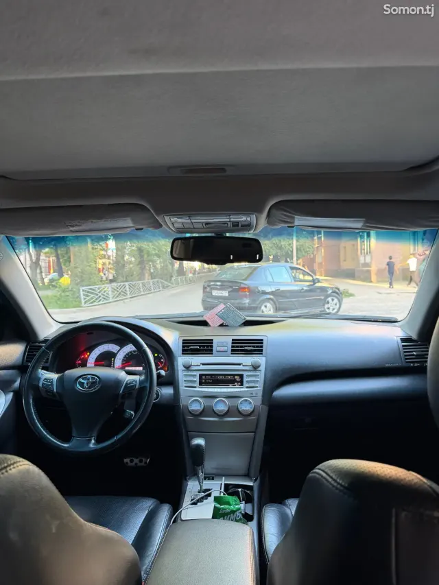 Toyota Camry 2011 · 2.5 AT