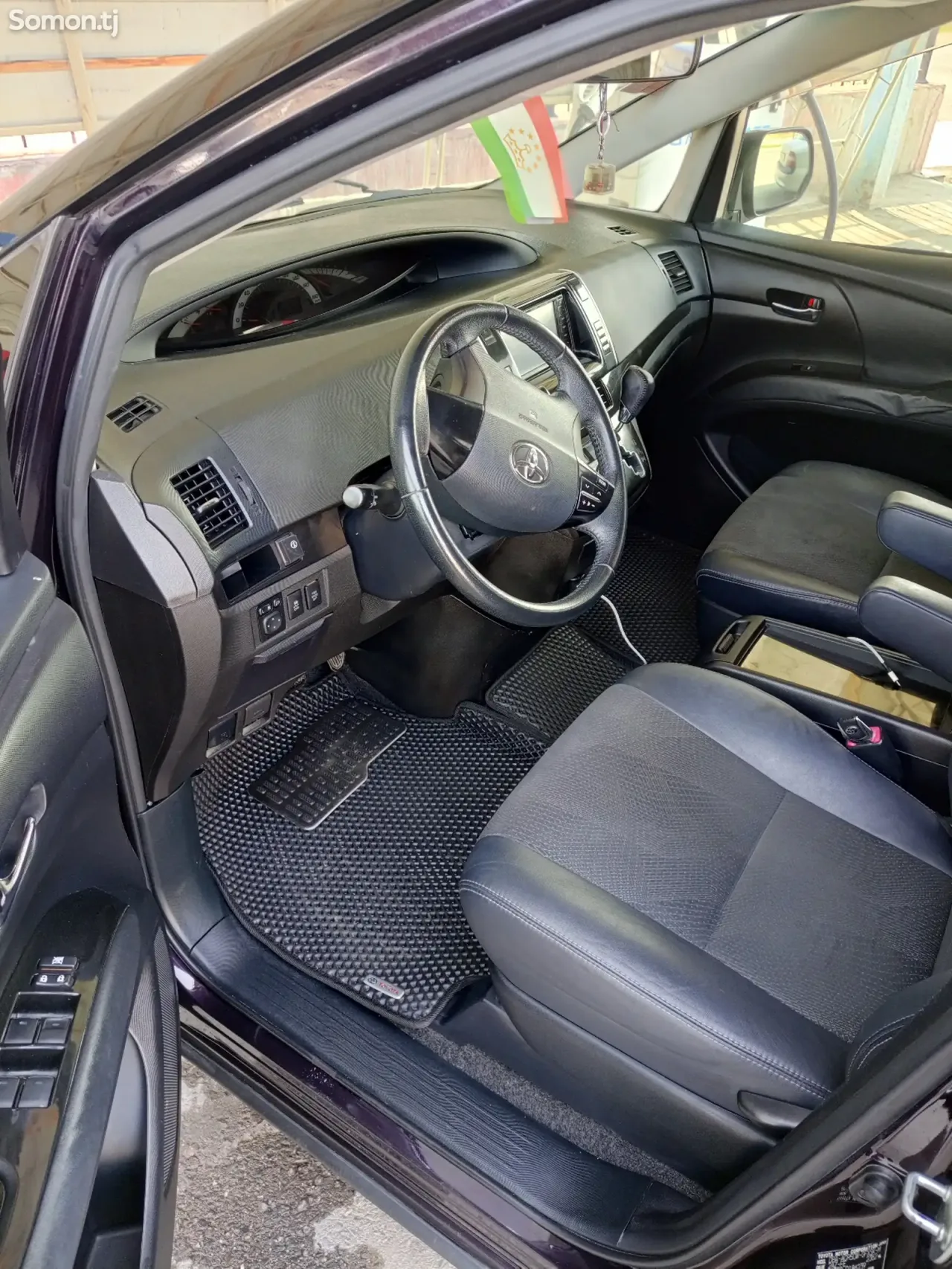 Toyota Estima 2014 · 2.4 AT