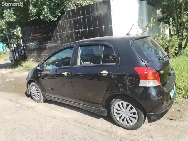 Toyota Vitz 2009 · 1.5 AT