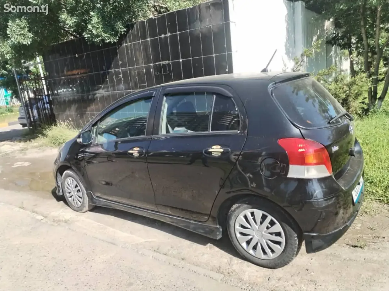 Toyota Vitz 2009 · 1.5 AT