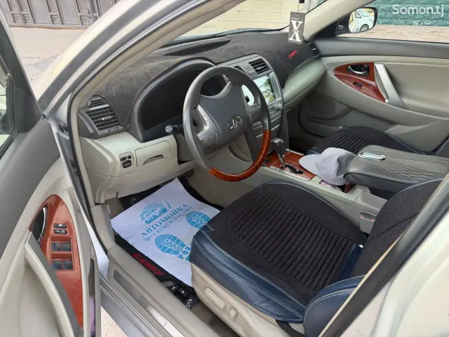 Toyota Camry 2008 · 2.4 AT