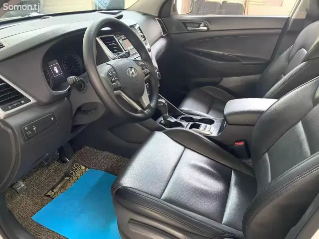 Hyundai Tucson 2016 · 1.6 AT