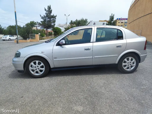 Opel Astra G 2003 · 1.6 MT
