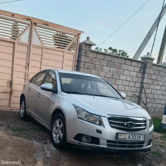 Chevrolet Cruze 2009 · 1.8 MT