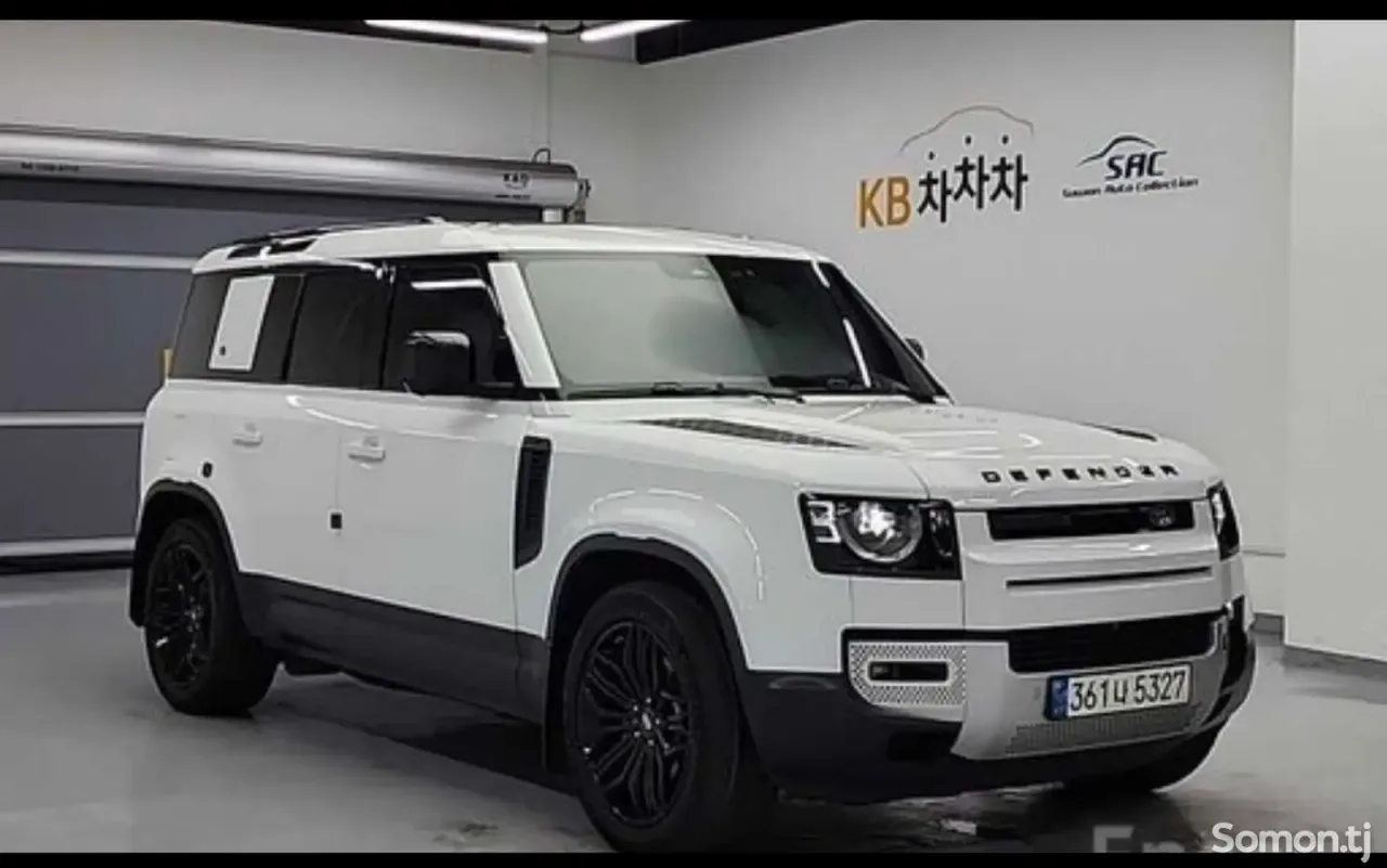 Land Rover Defender 2021 · 3.0 AT