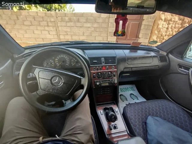 Mercedes-Benz C class 2000 · 1.8 MT