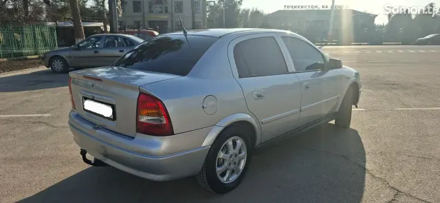 Opel Astra G 2001 · 1.6 MT