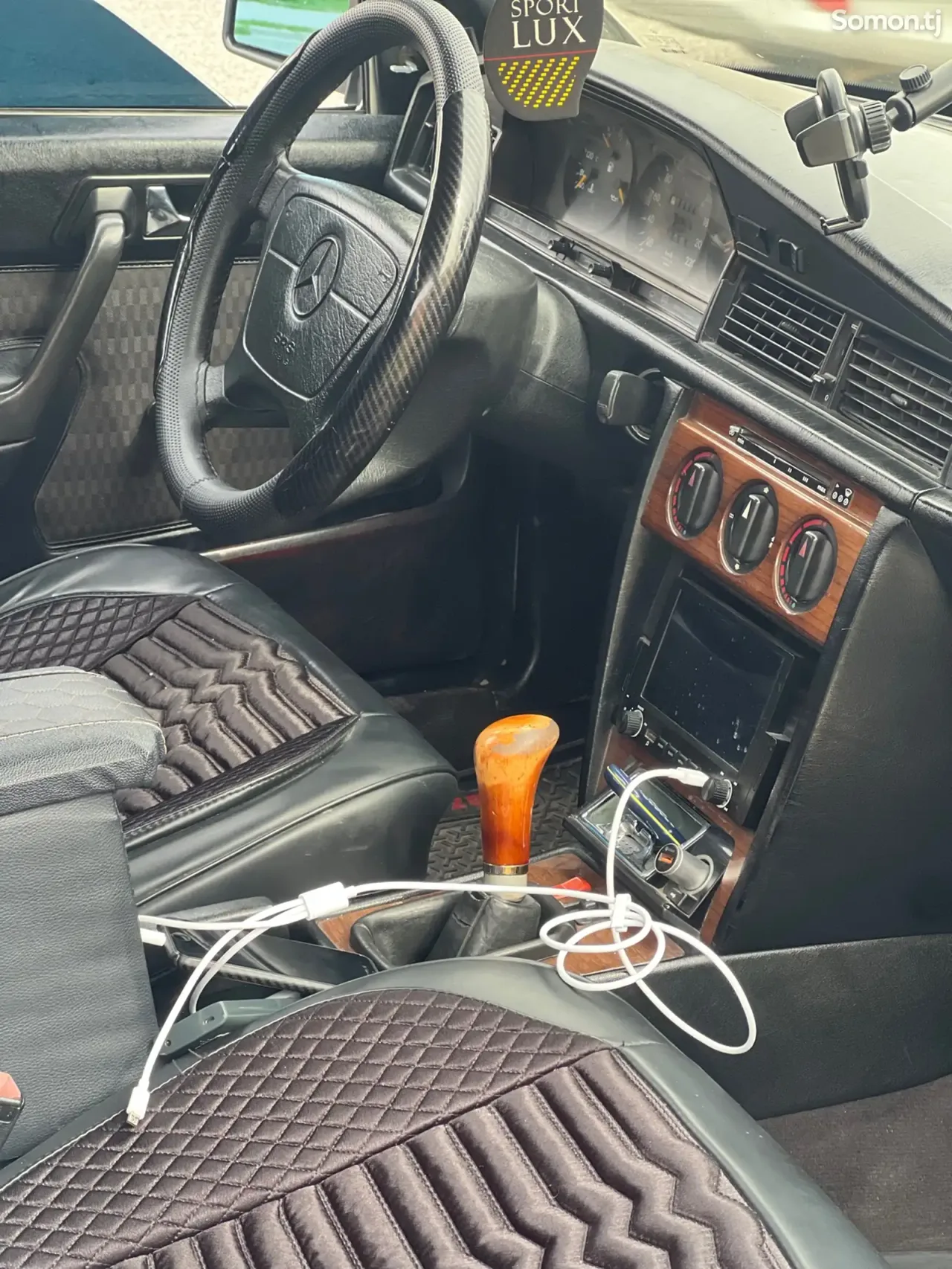 Mercedes-Benz W201 1993 · 2.0 MT