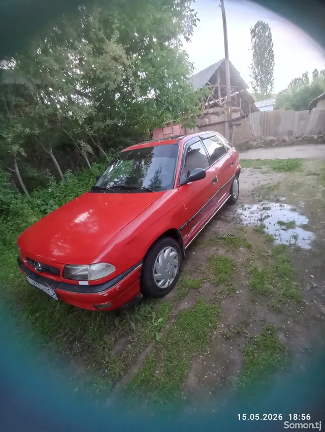 Opel Astra F 1993 · 1.6 MT