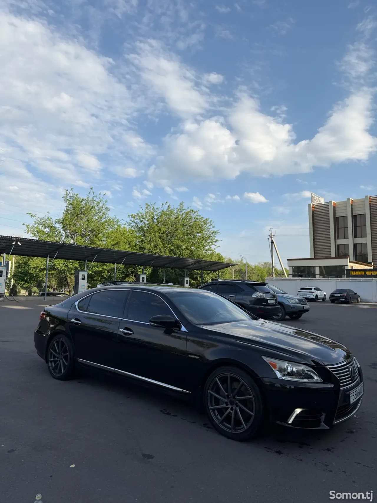 Lexus LS series 2014 · 4.6 AT