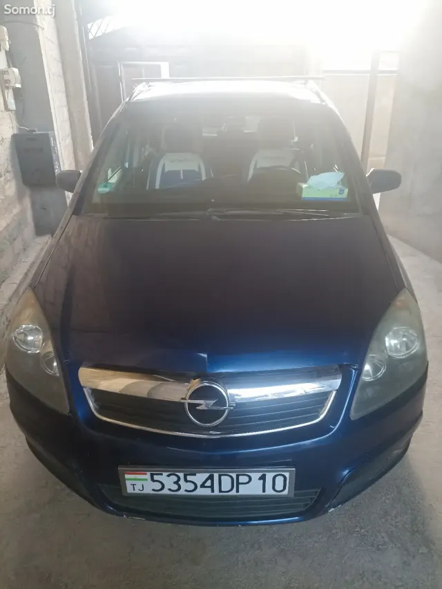 Opel Zafira 2006 · 1.6 MT
