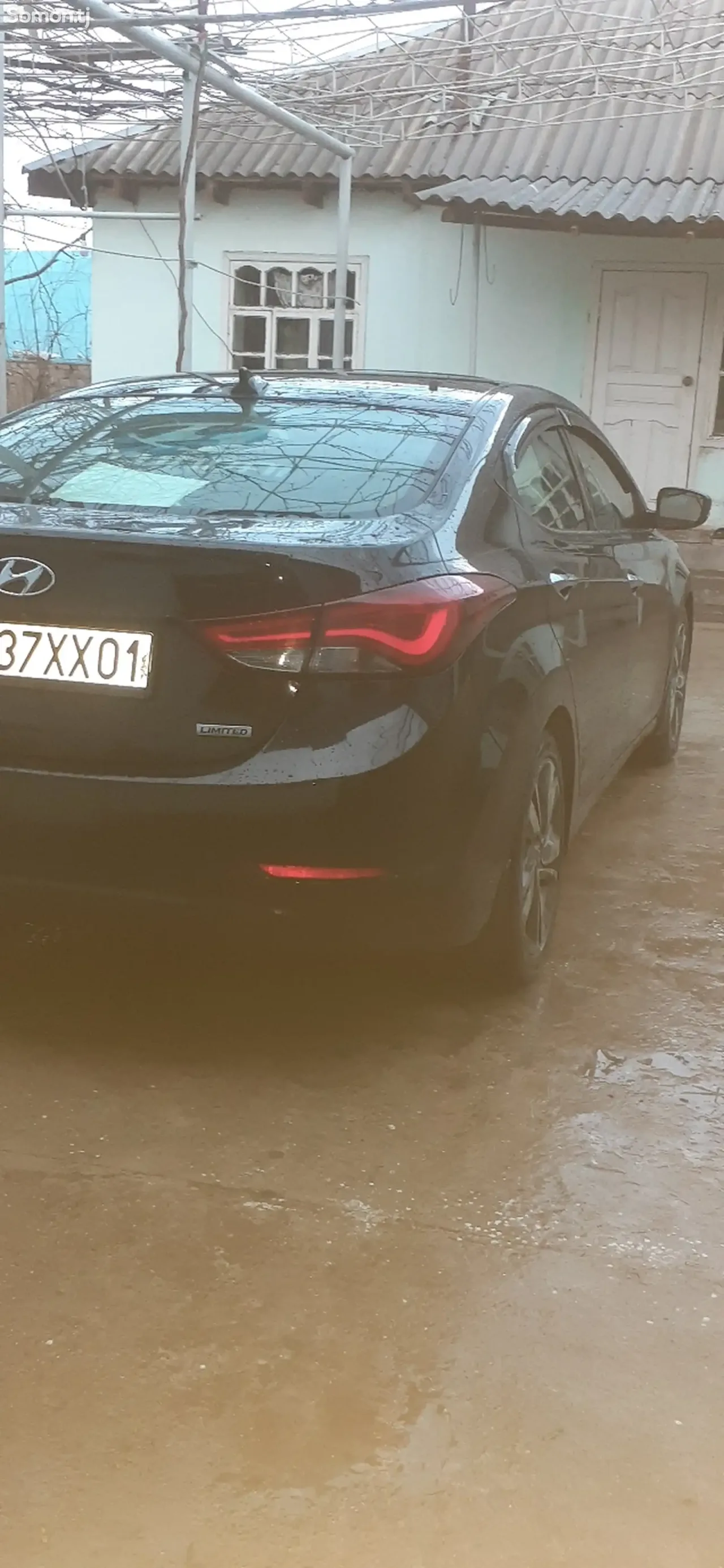 Hyundai Elantra 2014 · 1.8 AT