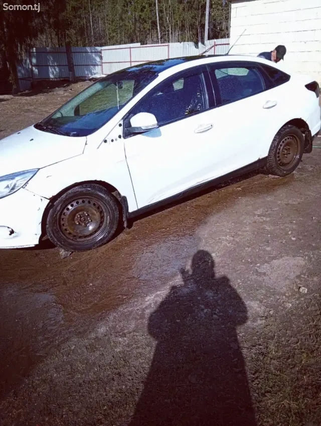 Ford Focus 2013 · MT