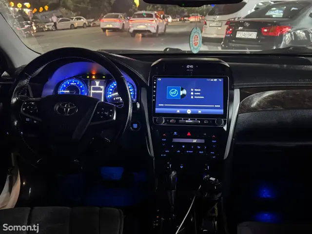 Toyota Camry 2015 · 2.5 AT