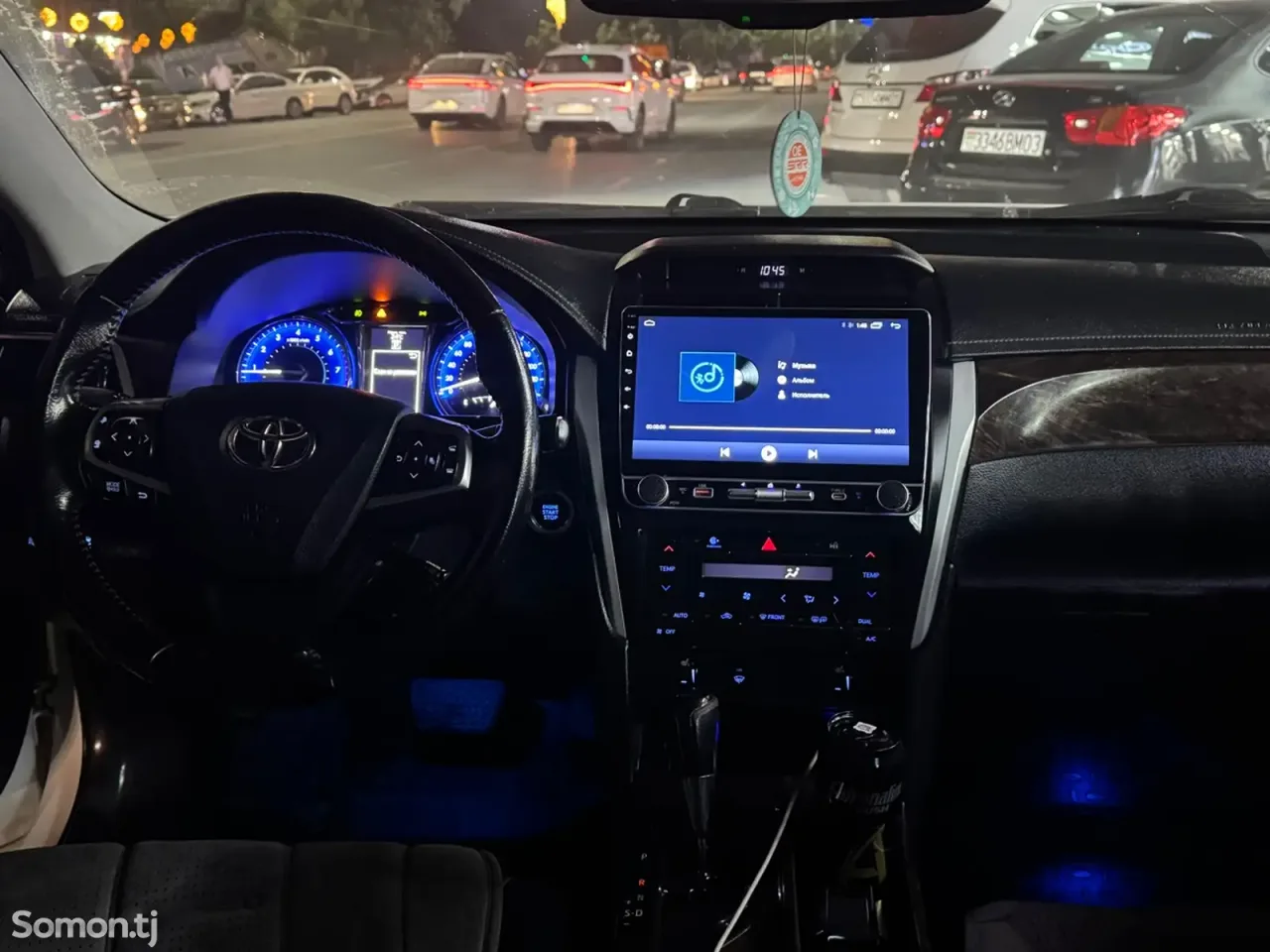 Toyota Camry 2015 · 2.5 AT
