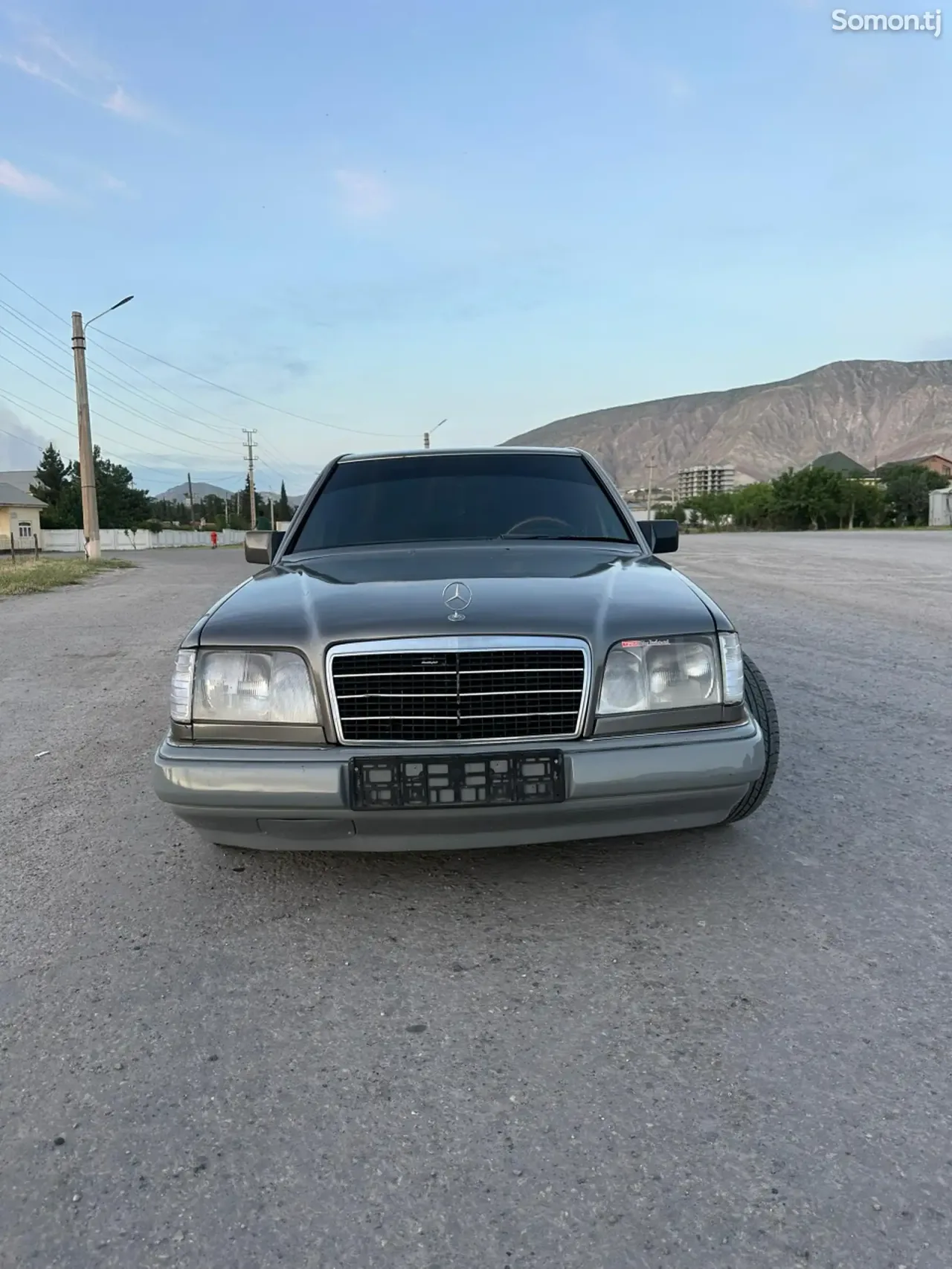 Mercedes-Benz W124 1995 · 2.0 MT