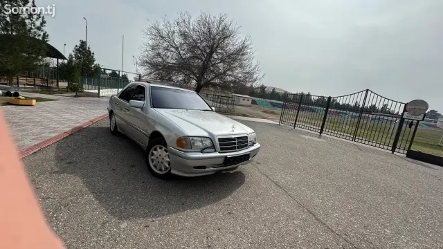 Mercedes-Benz C class 1999 · 2.4 AT