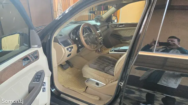 Mercedes-Benz GL class 2013 · 3.5 CVT