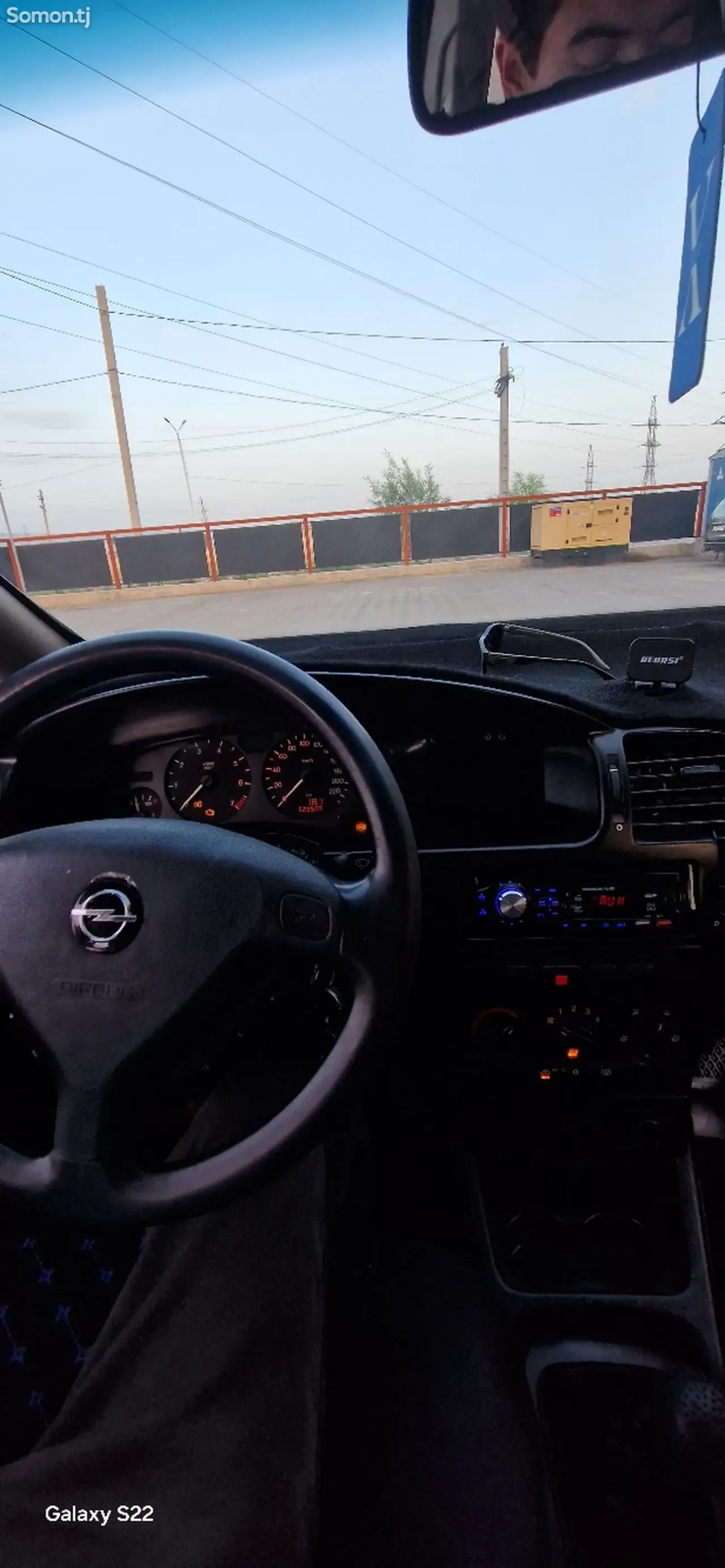 Opel Zafira 2000 · 1.6 MT