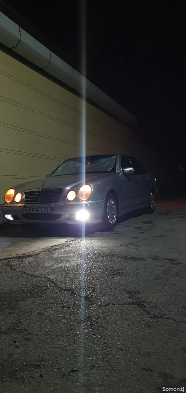 Mercedes-Benz E class 2001 · 2.4 AT
