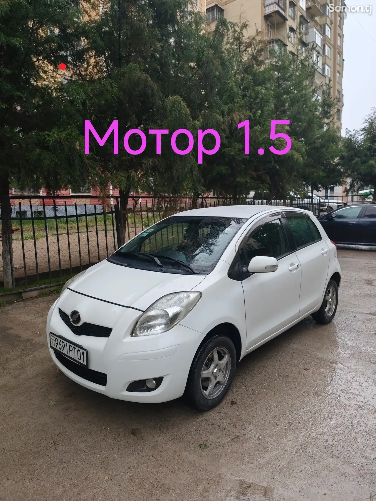 Toyota Vitz 2009 · 1.5 AT