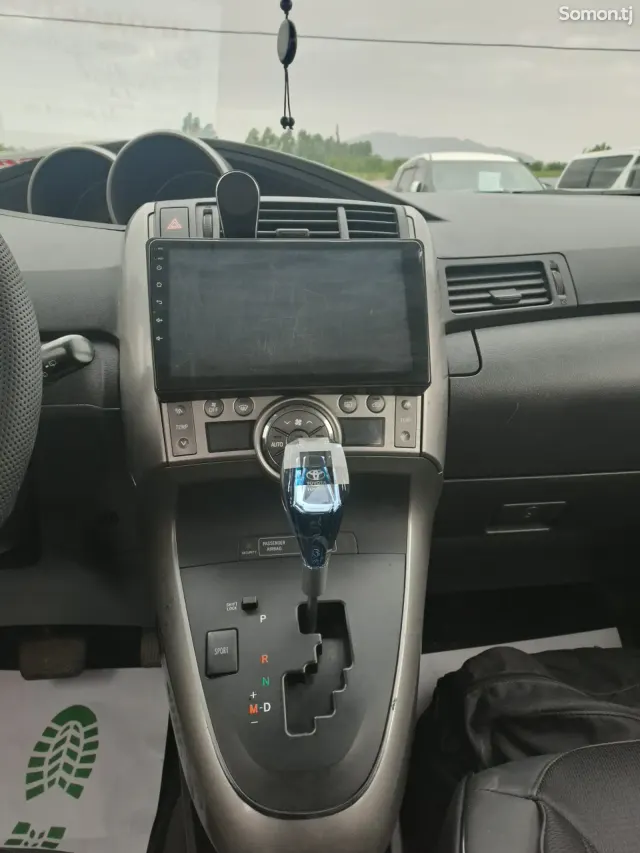 Toyota Verso 2009 · 2.2 AT