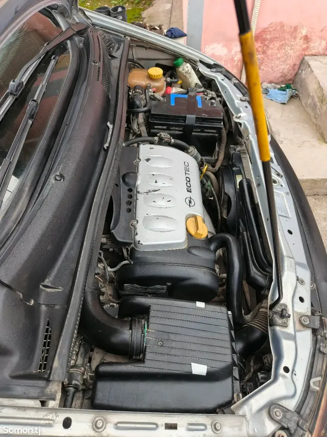 Opel Zafira 1999 · 1.8 MT