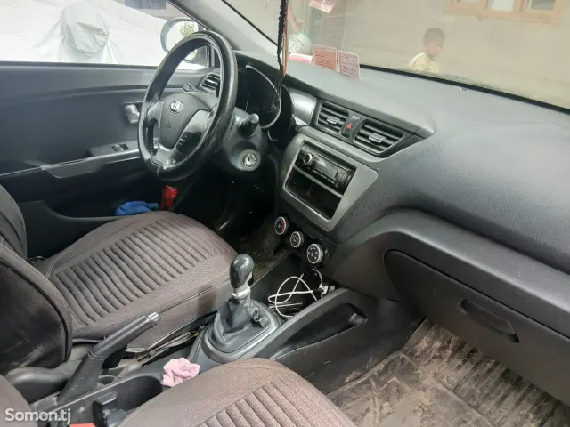 Kia Rio 2016 · 0.4 MT