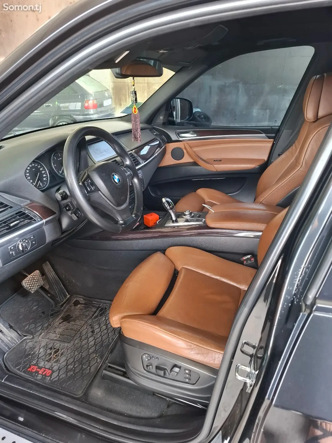 BMW X5 2010 · 3.5 AT