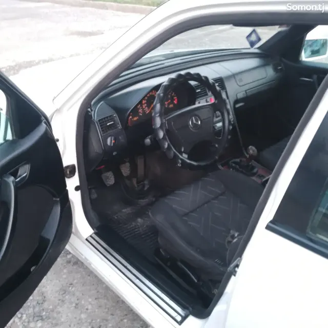 Mercedes-Benz C class 1993 · 1.8 MT