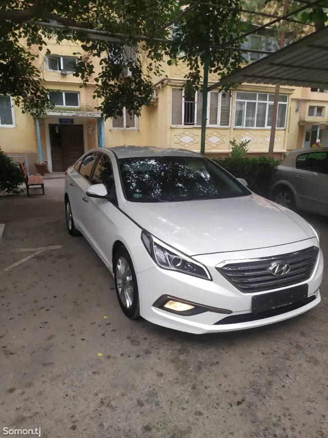 Hyundai Sonata 2015 · 2.0 AT