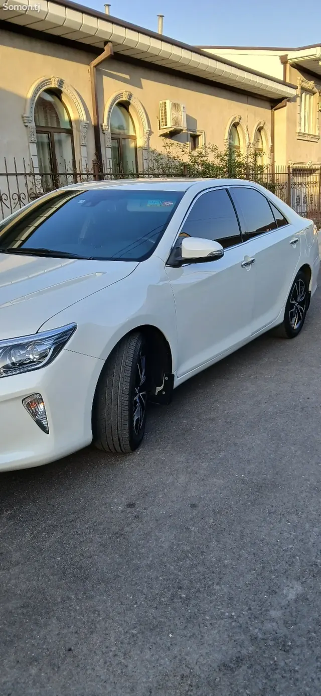 Toyota Camry 2016 · 2.5 AT