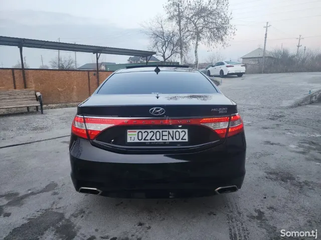 Hyundai Grandeur 2015 · 2.2 AT