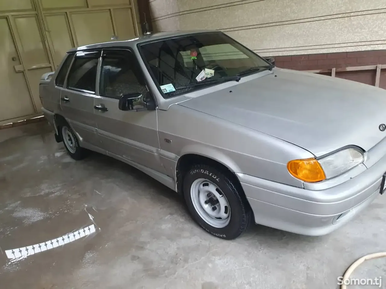 Lada (ВАЗ) 2115 2005 · 1.6 MT
