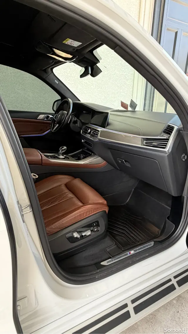 BMW X7 2022 · 4.0 AT
