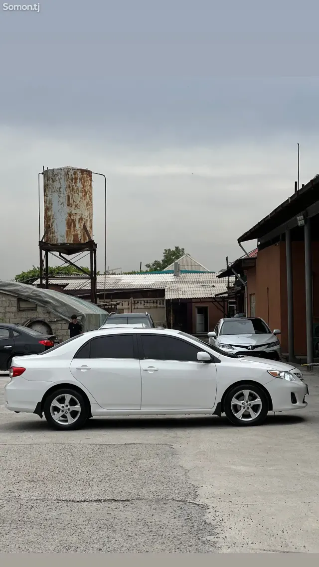 Toyota Corolla 2013 · 1.8 AT