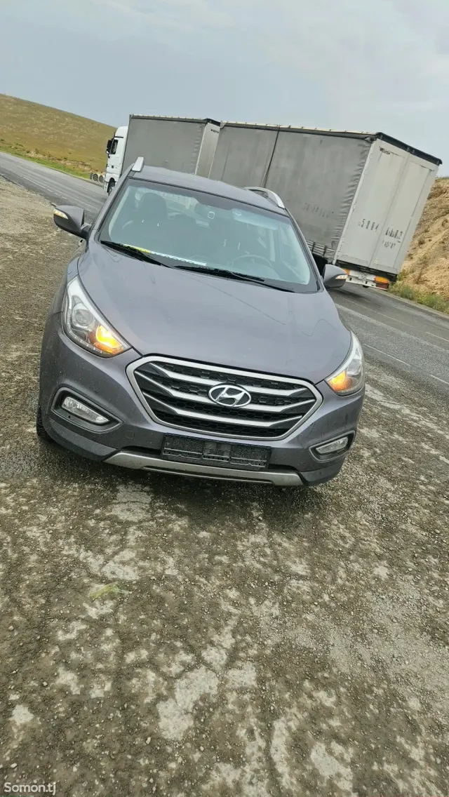 Hyundai Tucson 2015 · 2.0 AT
