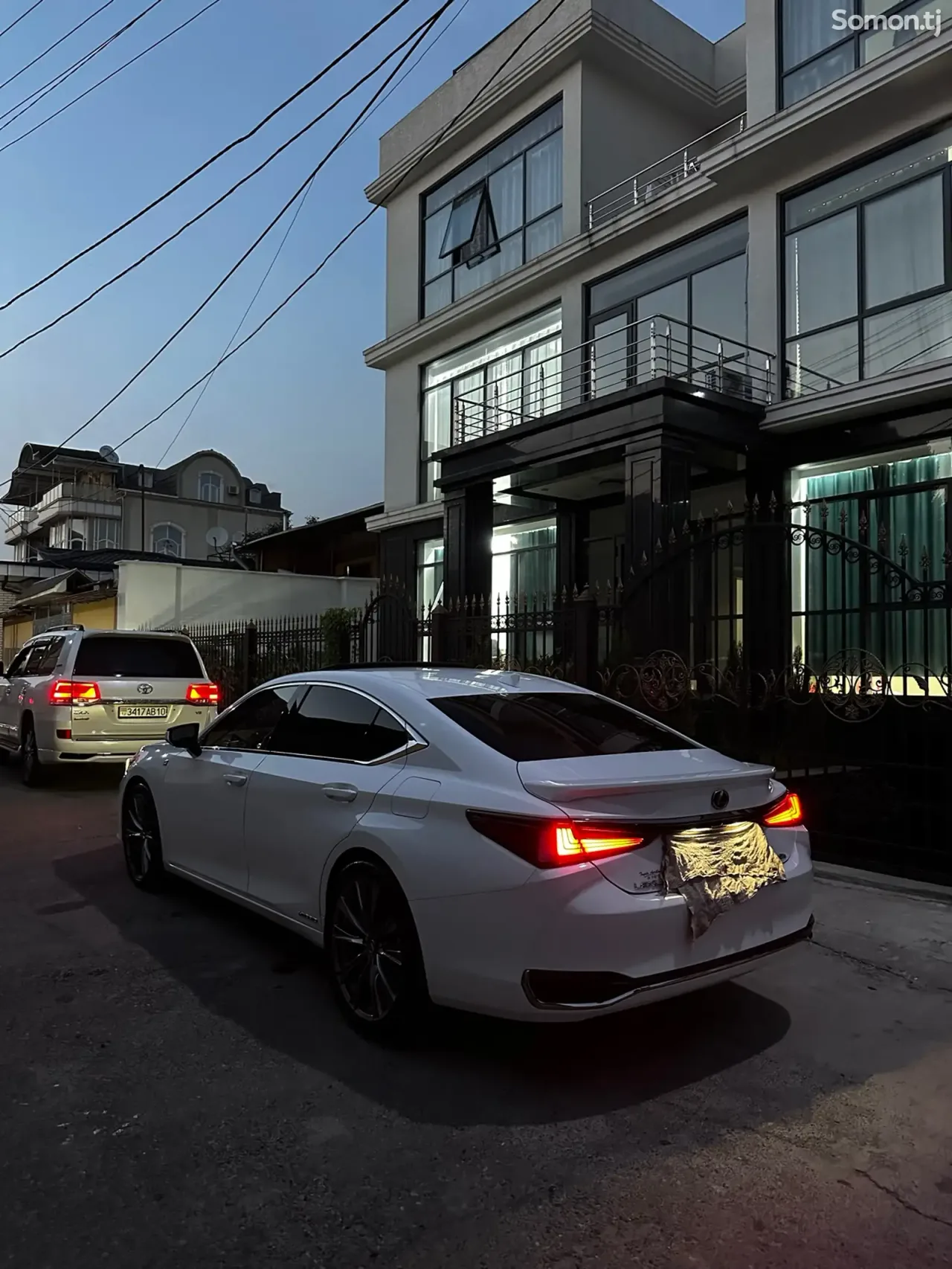 Lexus ES series 2019 · 3.0 AT