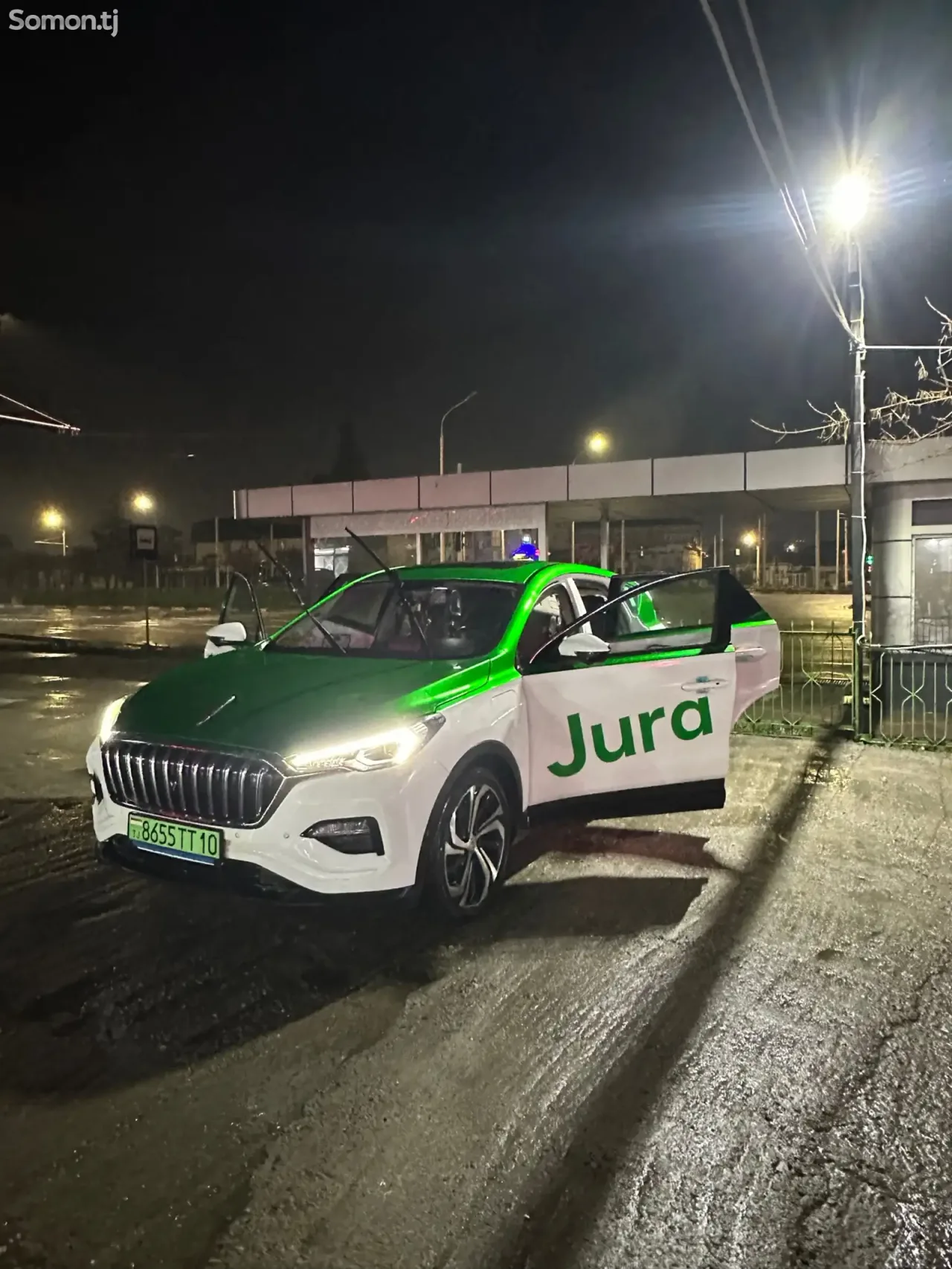 Hongqi E-HS3 2019 · AT