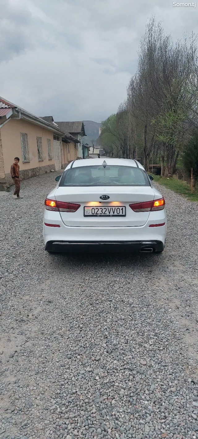 Kia Optima 2017 · 2.0 AT