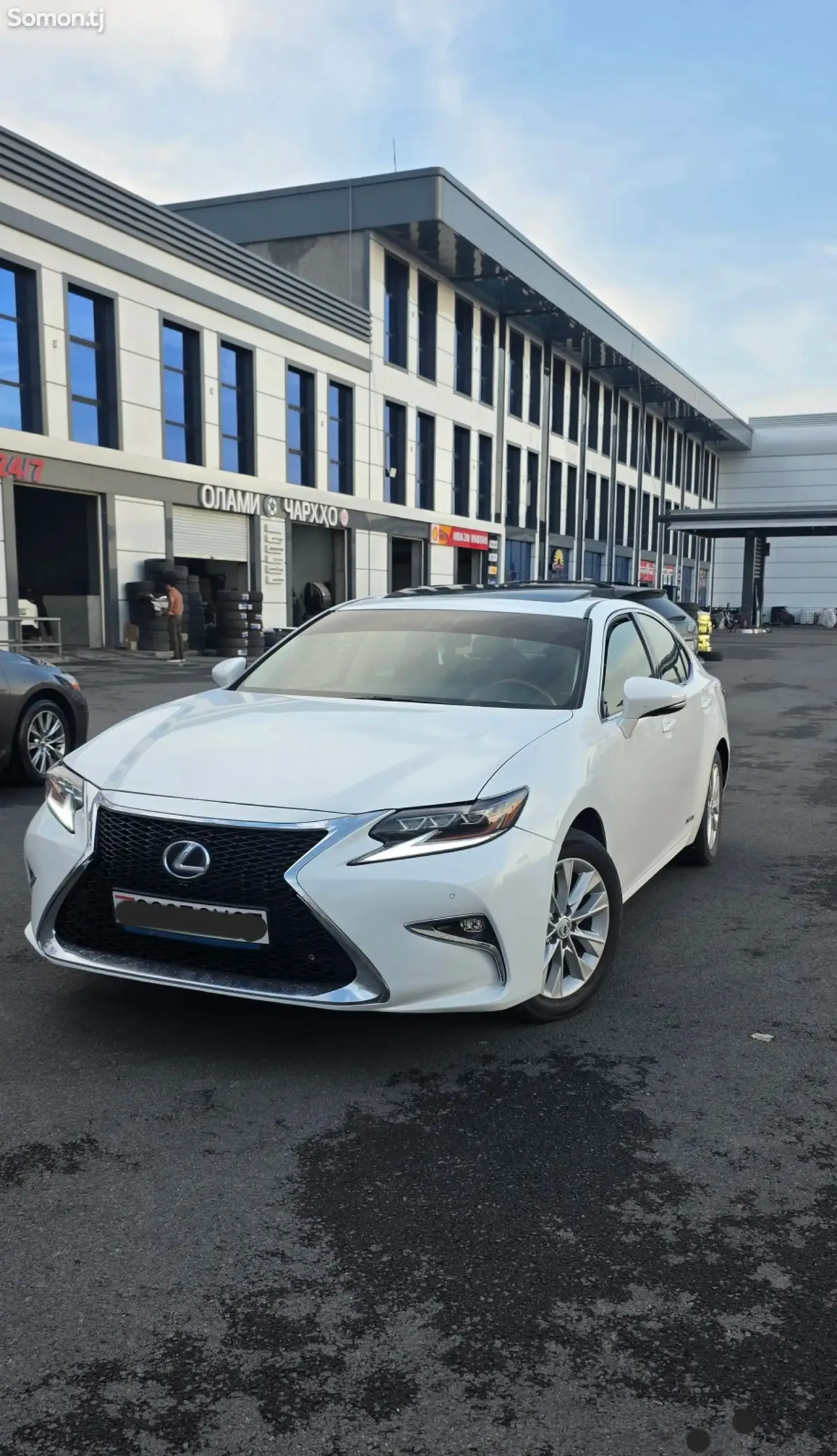 Lexus ES series 2013 · 2.5 AT