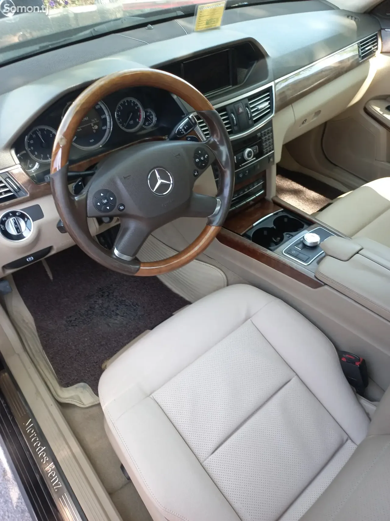 Mercedes-Benz E class 2011 · 3.5 AT