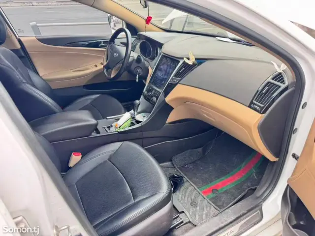 Hyundai Sonata 2016 · 2.0 AT