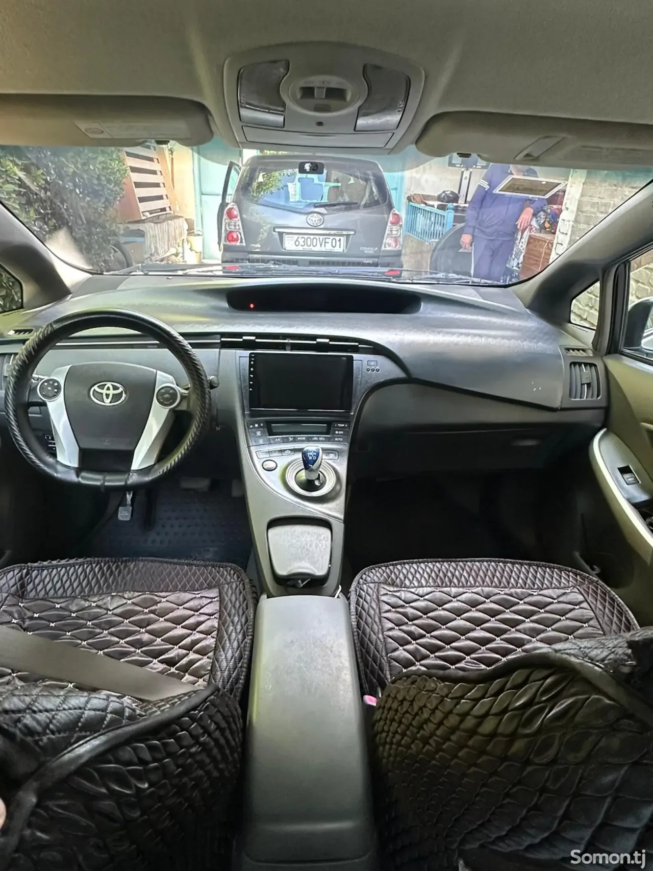 Toyota Prius 2010 · 1.8 AT