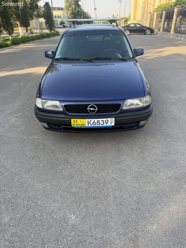 Opel Astra F 1996 · MT