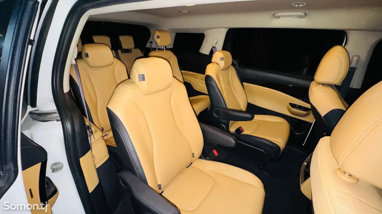 Kia Carnival 2021 · 2.2 AT